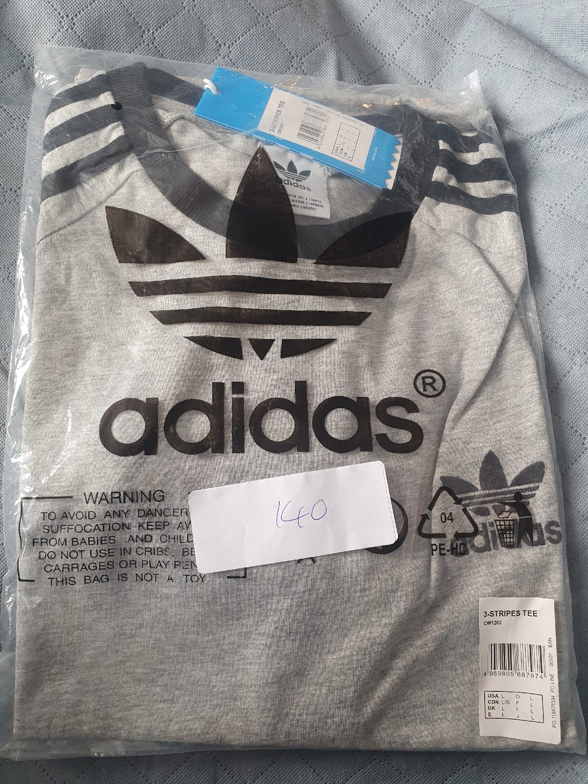 Adidas tshirt size L
