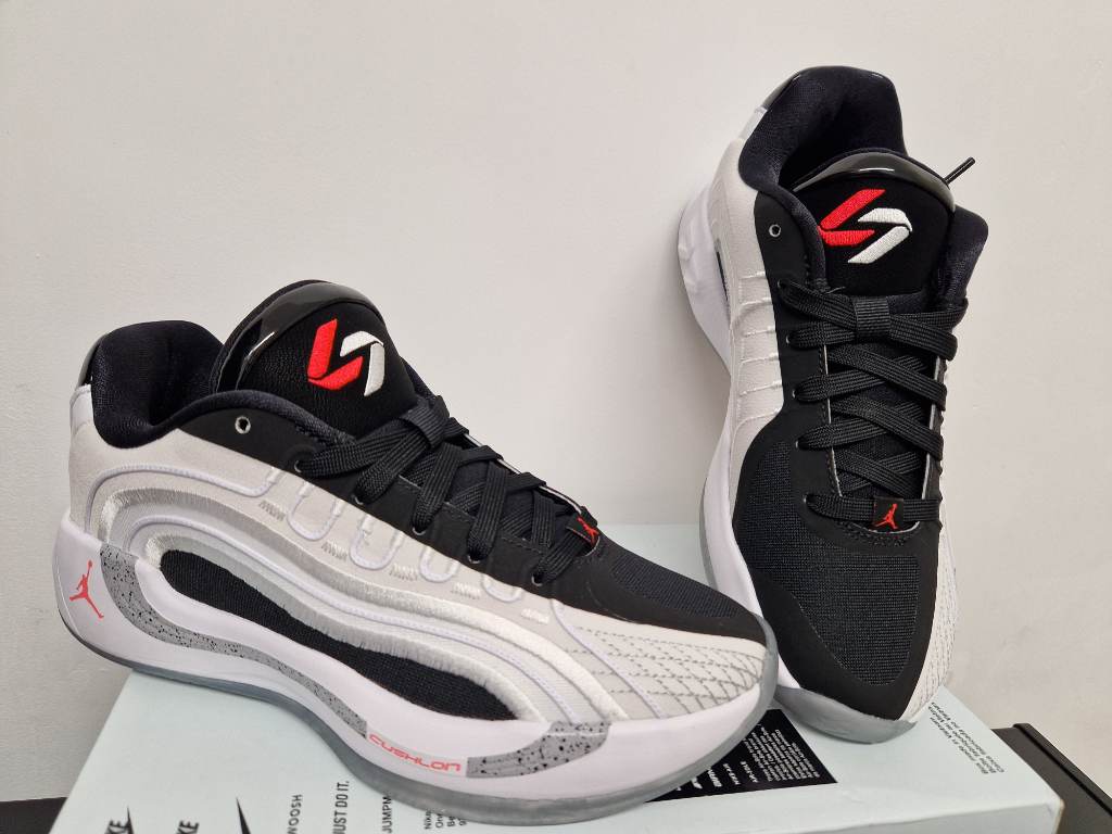 Nike Jordan Luka 4 - Size 5
