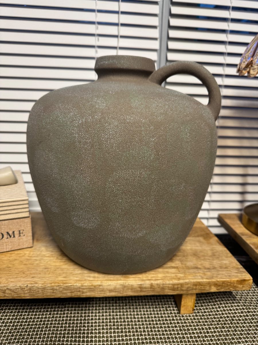 Gorgeous large chunk modern vase/ornament