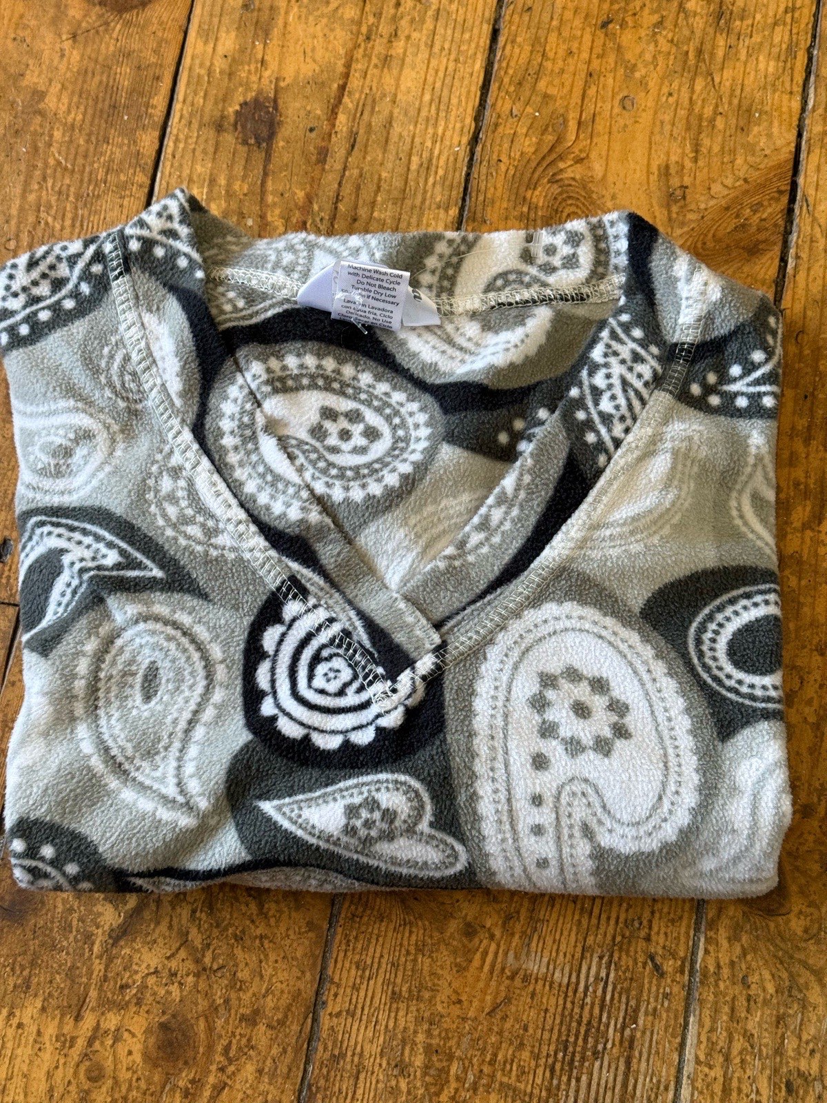 Hotel Spa Fleece Top Womens Size 1XL UK 18 20 Paisley Print Grey Black V-Neck