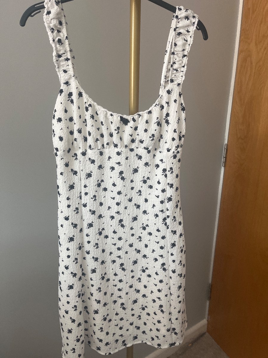 Bershka size xs dress