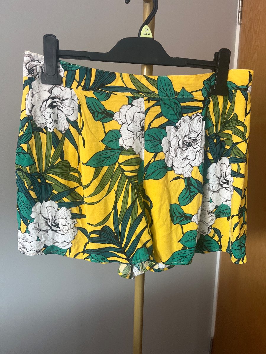 Papaya size 14 summer shorts