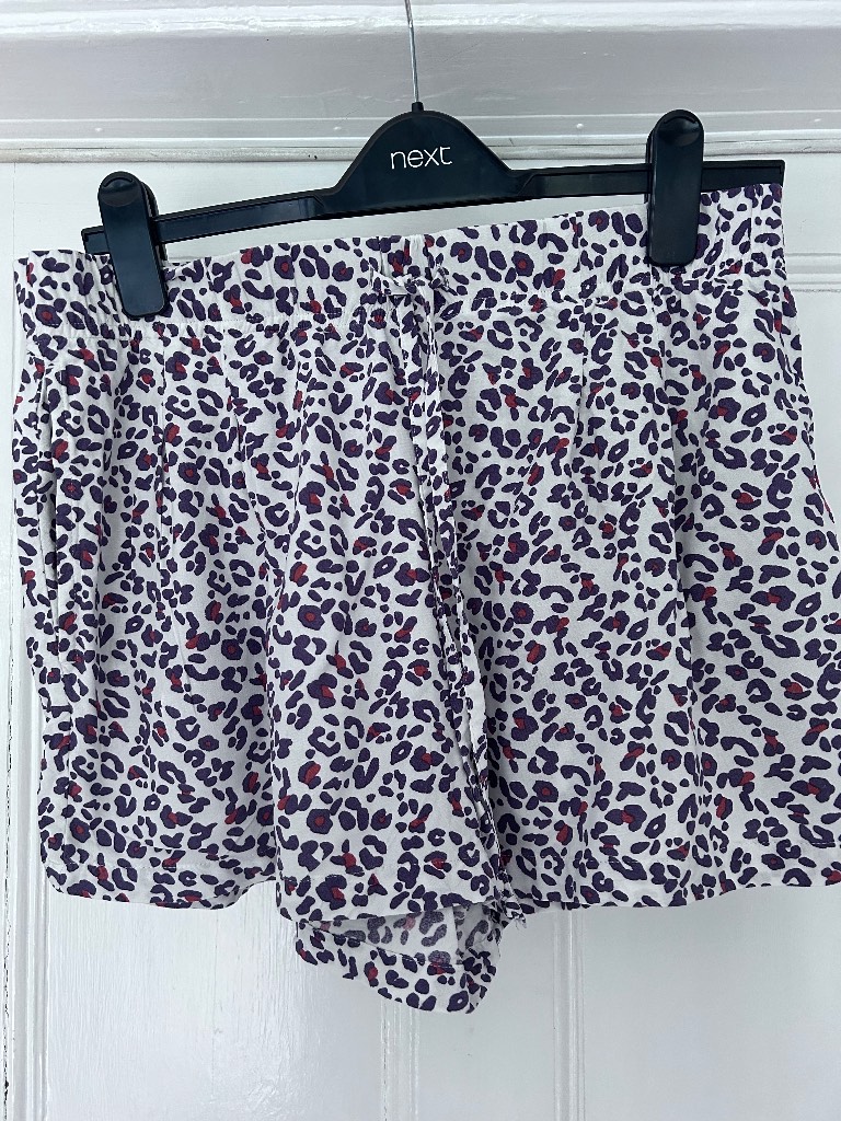United Colors Of Benetton Animal Print Shorts Size M Holiday Festival Summer