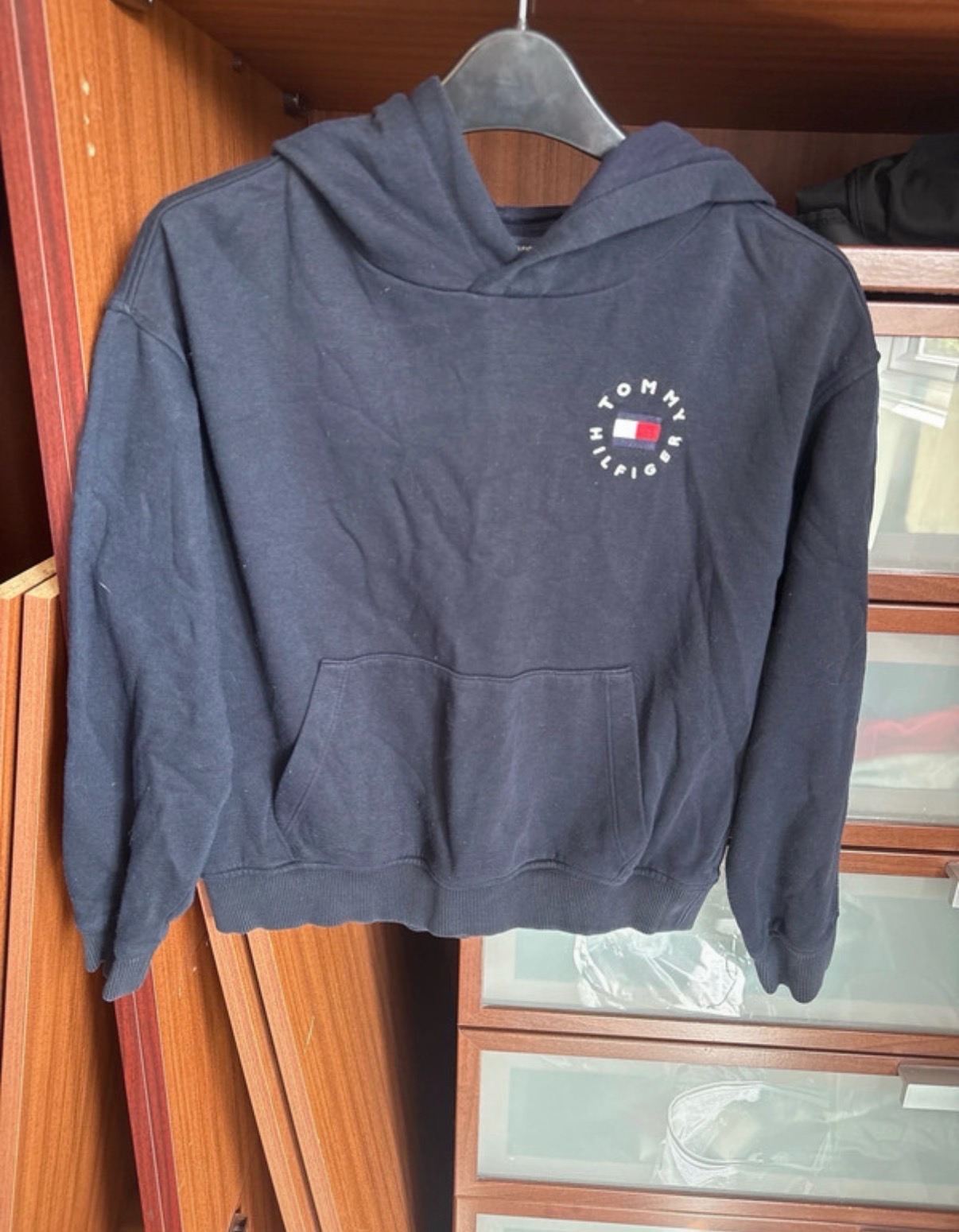 Girls Tommy Hilfiger hoodie with front pocket size M (8-10