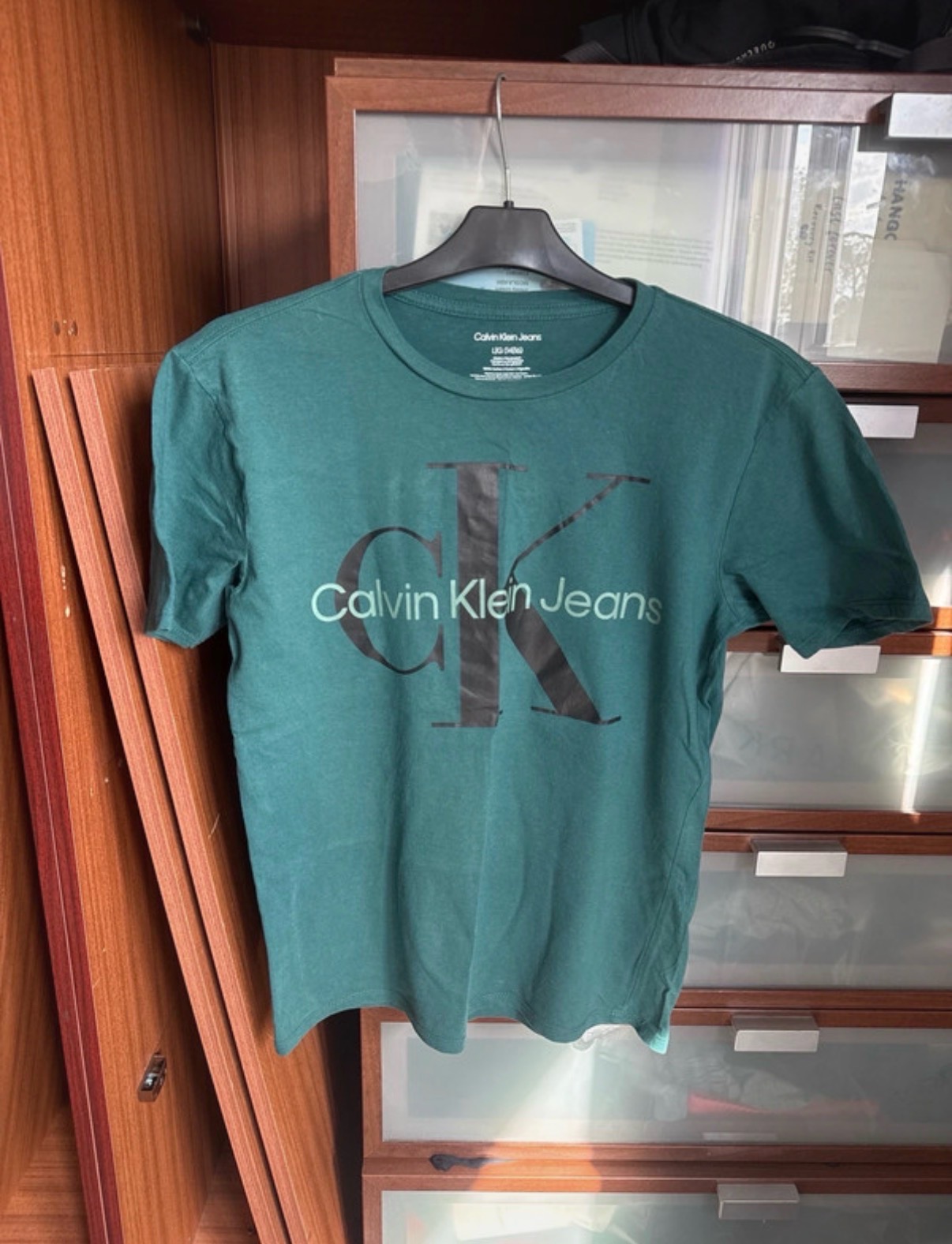 Boys Calvin Klein jeans round neck tshirt size L (14-16)