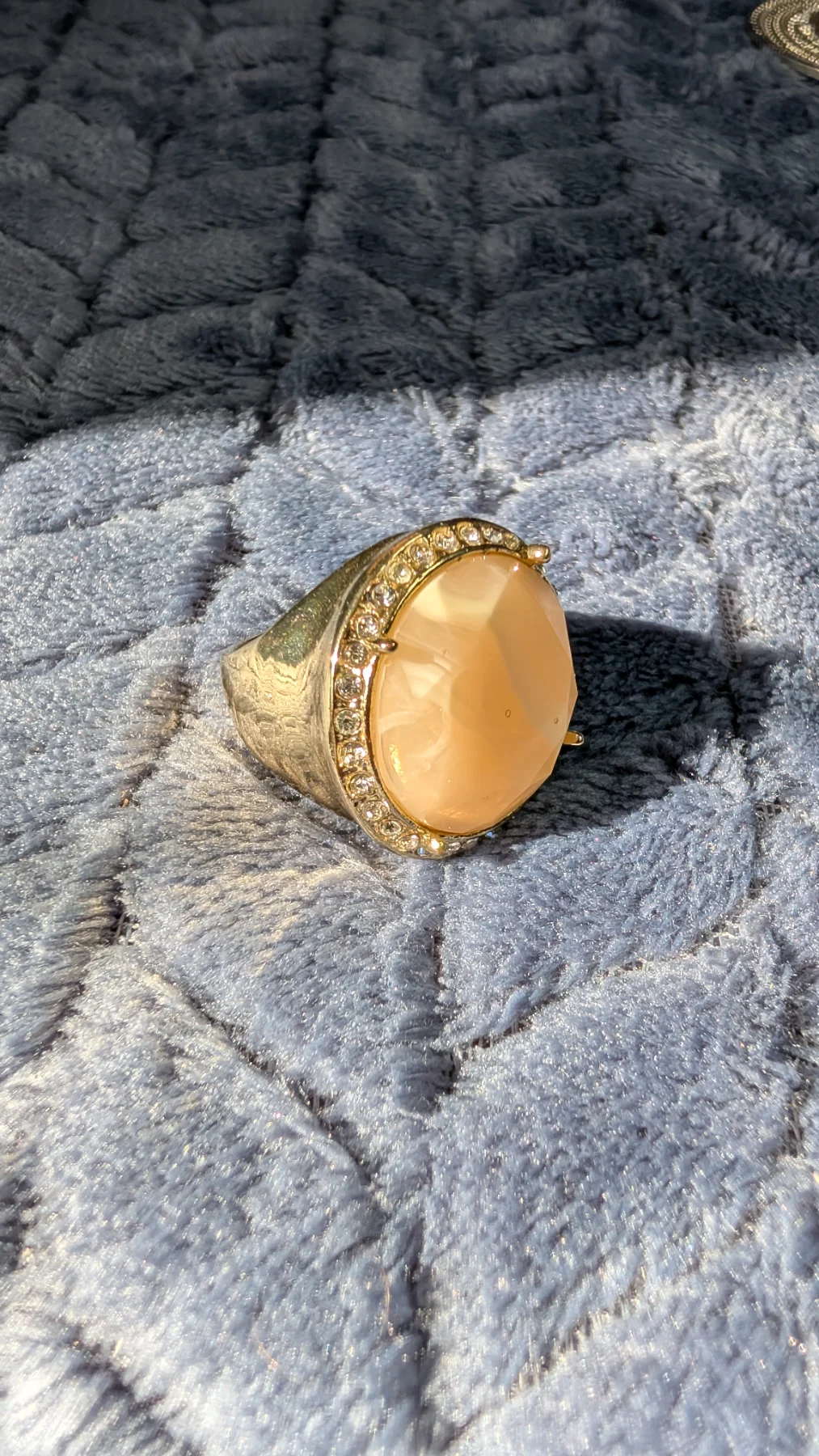 Oversized Cream Marbled Rhinestone Cocktail Ring Gold Tone