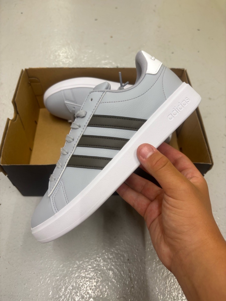 Adidas grand court trainers men’s size UK 7.5 grey and black