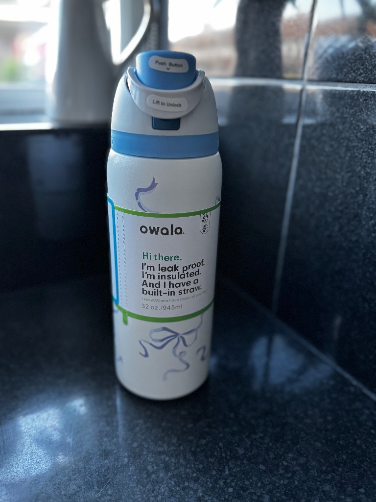 Owala 32 oz blue ribbon