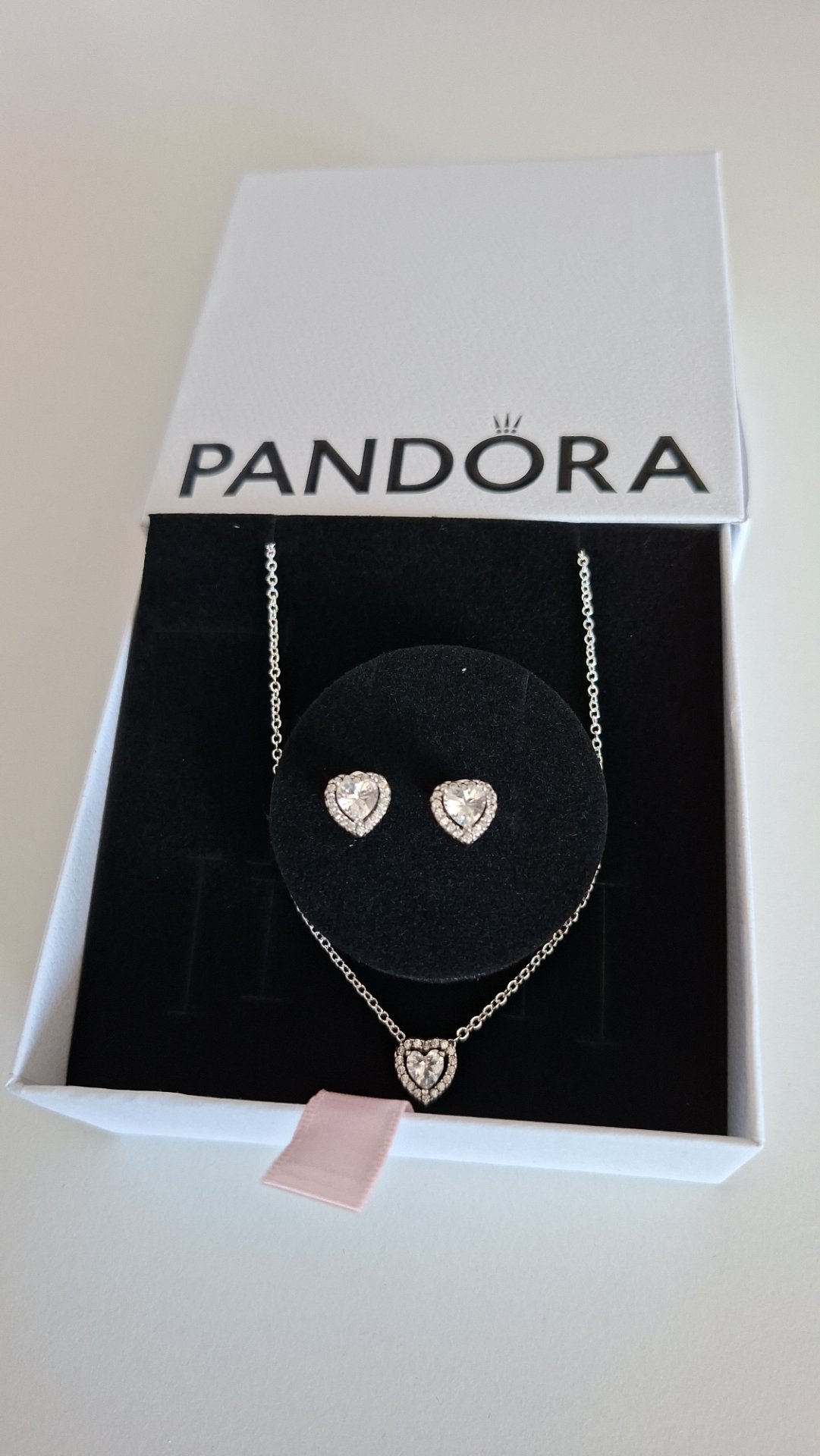 Pandora silver sparkling heart pendant necklace set