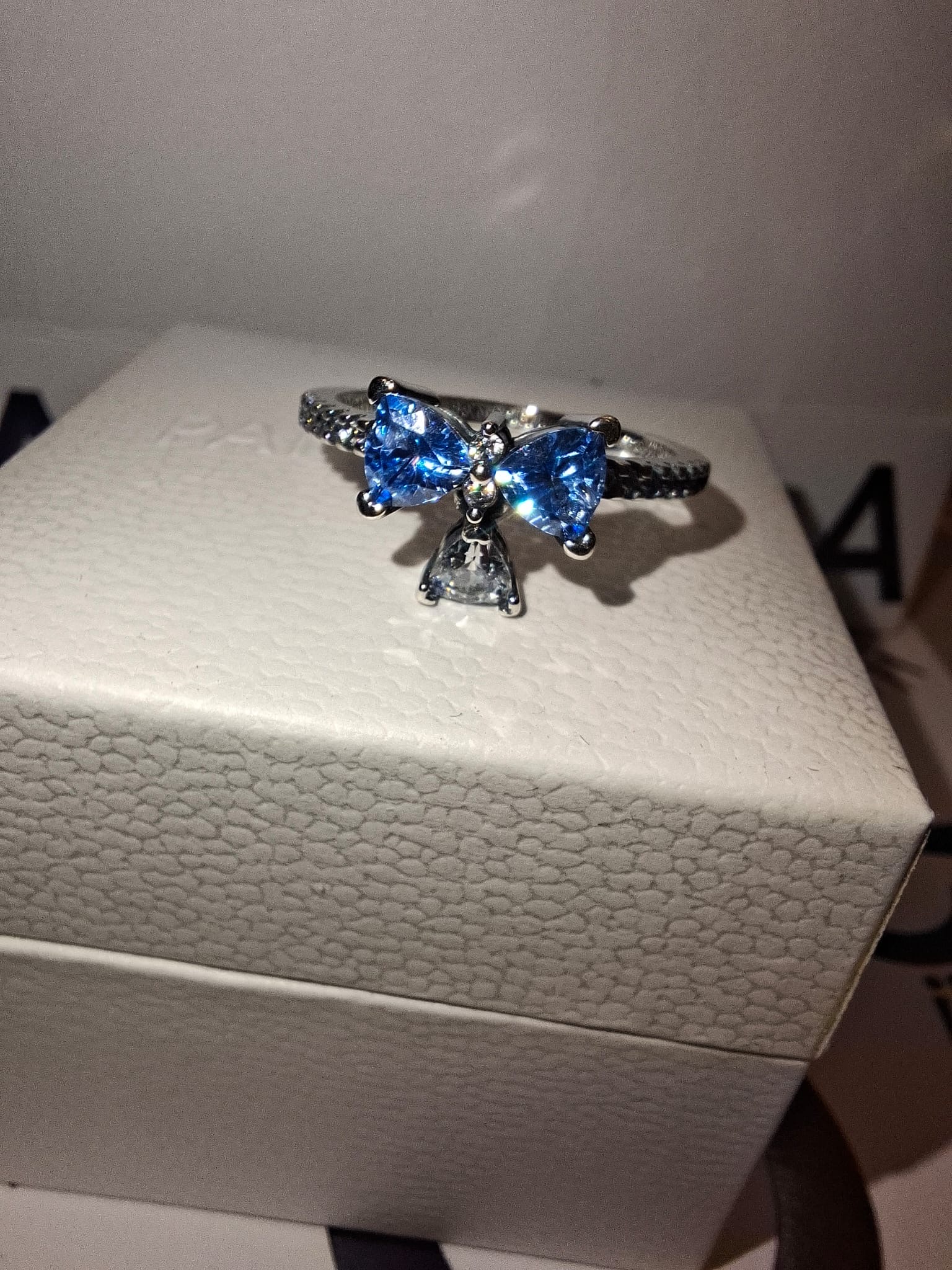 Pandora Bridgerton blue bow ring size 60