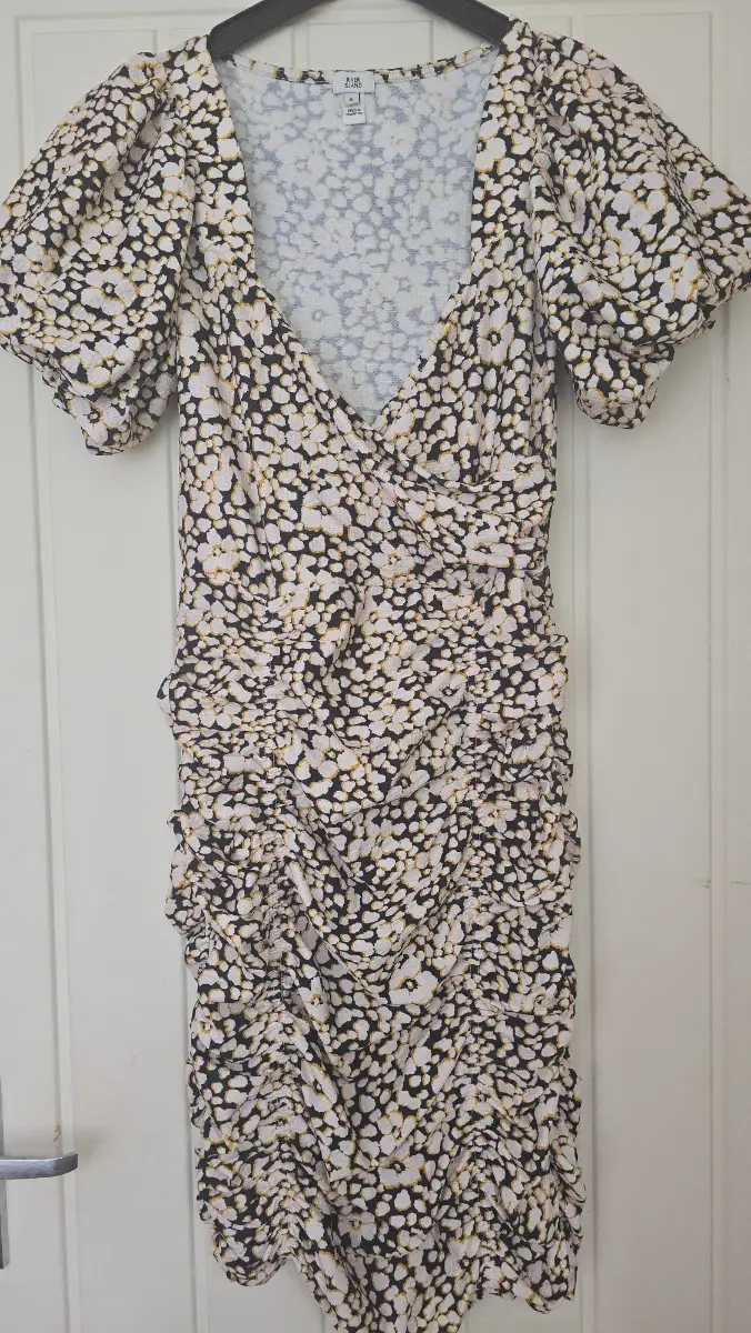 River Island Floral Ruffle Style Dress Size 6