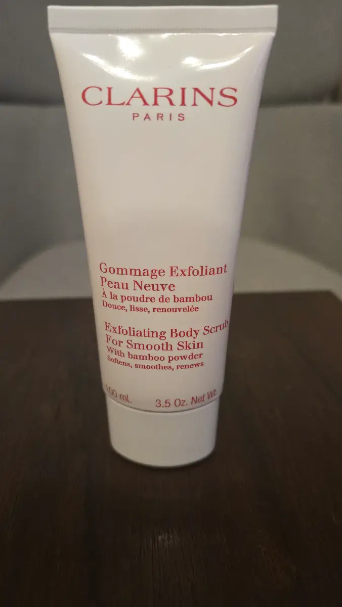 Clarins Exfoliating Body Scrub For Smooth Skin 100ml