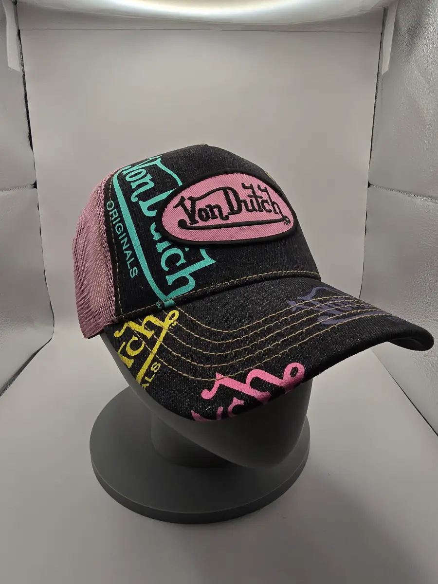 🩷 Von Dutch Trucker Cap – Black & Pink – Multicoloured Design – New