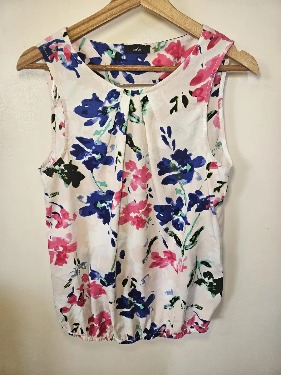 M&Co pink blue floral sleeveless top with back cut out detail size 10 🌸