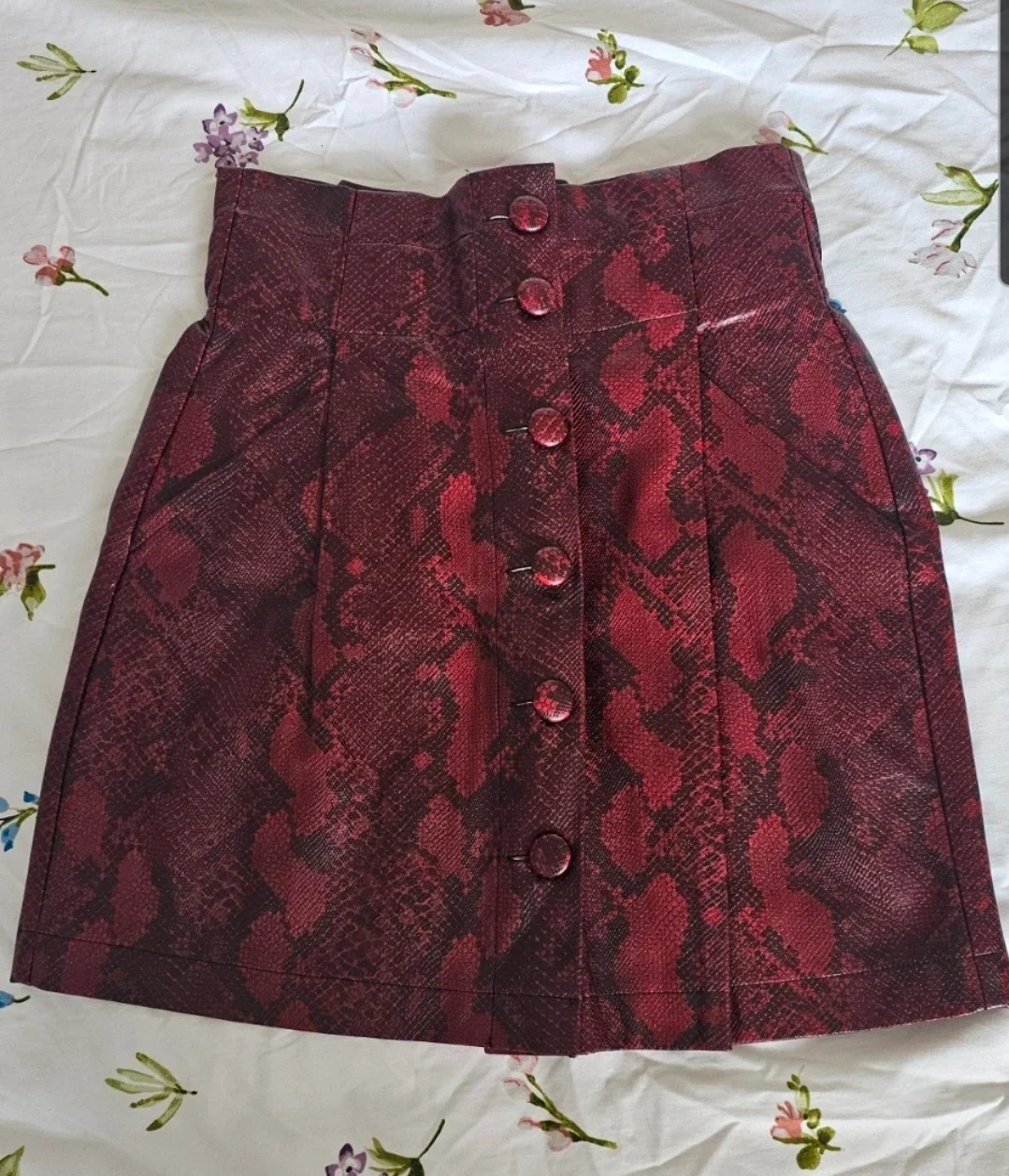 Zara Red Snakeskin Faux Leather Paperbag Mini Skirt Size S Button Front
