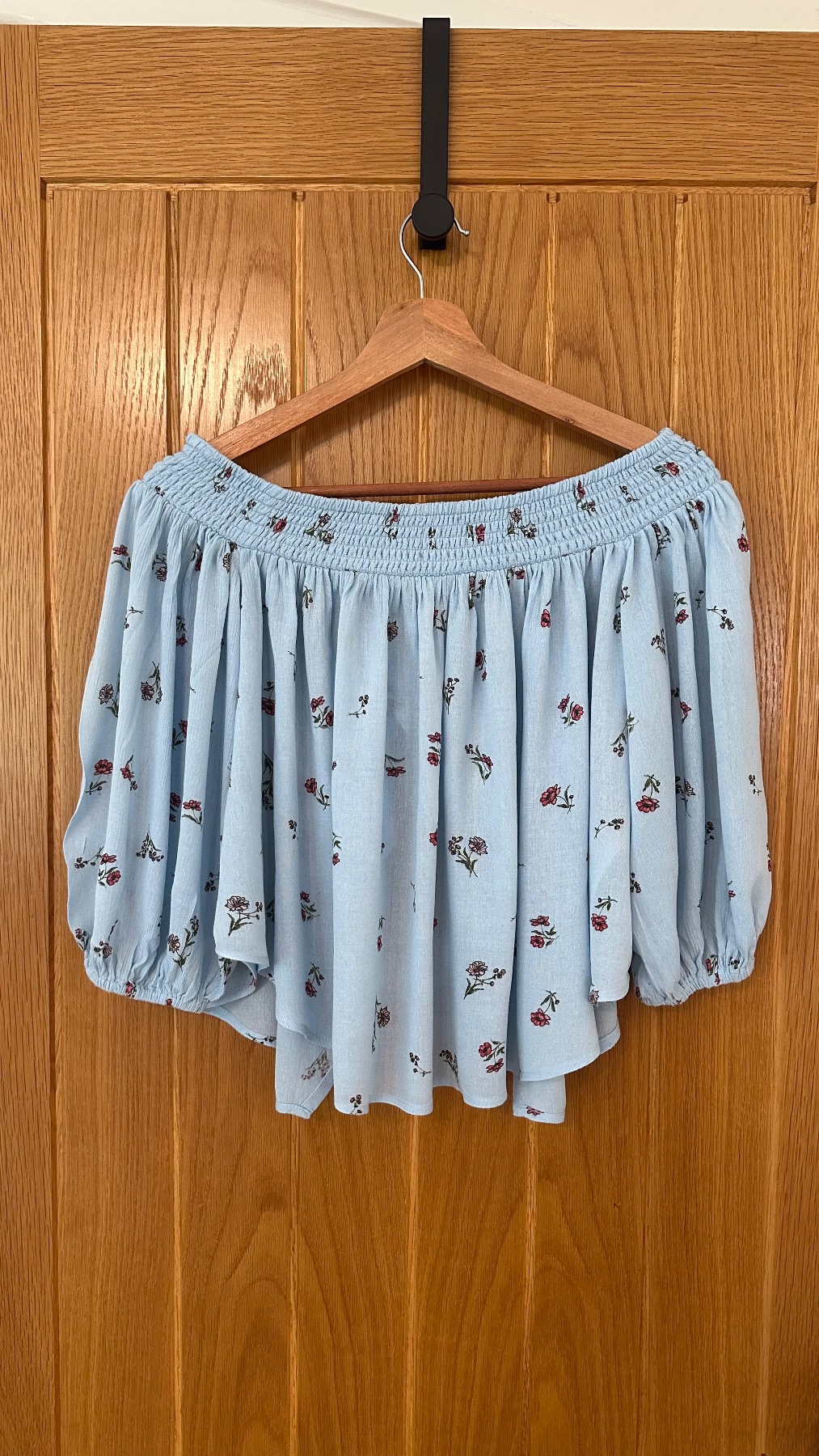 Hollister Pale Blue Floral Bardot Top – Boho Y2K – Size Small