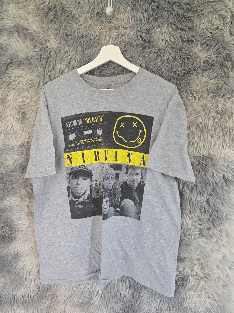 Nirvana “Bleach” T-Shirt – Grey – Smiley Face – Size XL – Grunge Band Tee.