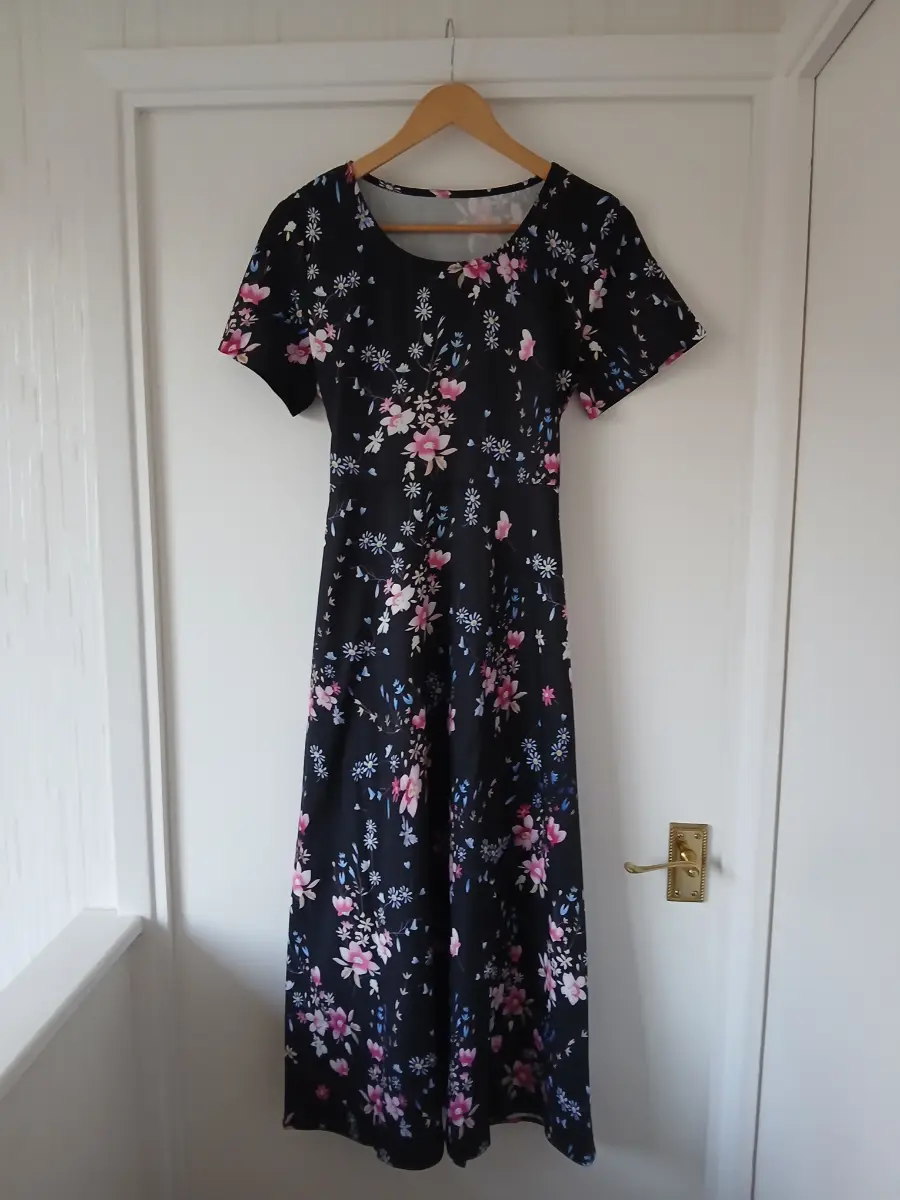 Black Floral Short Sleeve Summer Dress Size Small