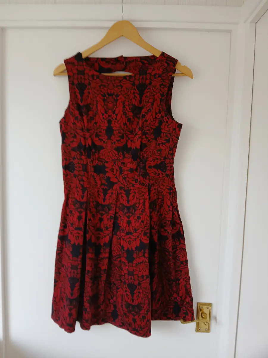 Closet London Red & Black Damask Skater Dress Size 12
