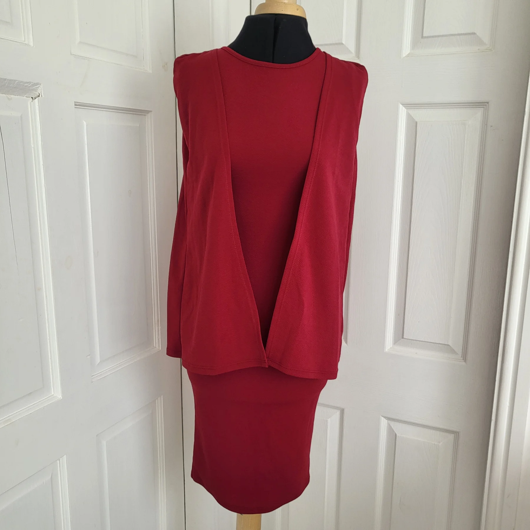 NWT Boohoo Petite Cape Sleeve Midi Dress Berry Red Size UK 10