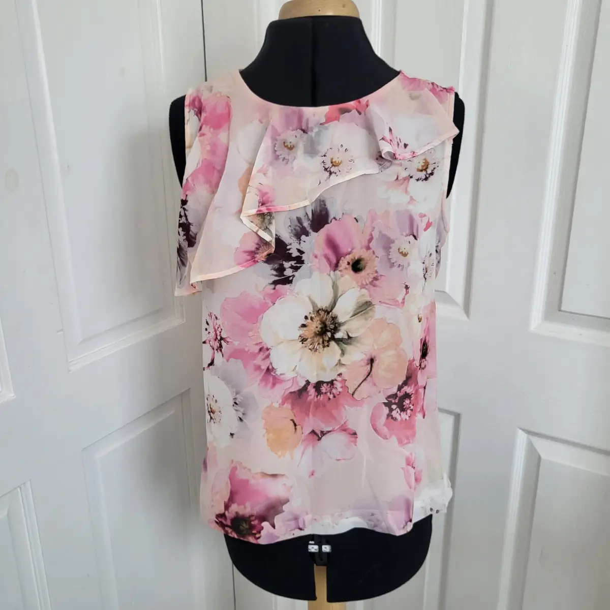 Orsay Pastel Floral ruffle Sleeveless Blouse Size Small