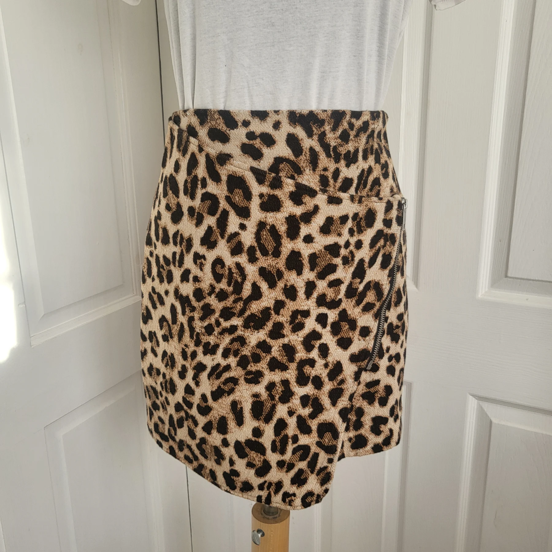 H&M Leopard Print Faux Wrap Mini Skirt Asymmetric Biker Zip 100% Cotton UK 8