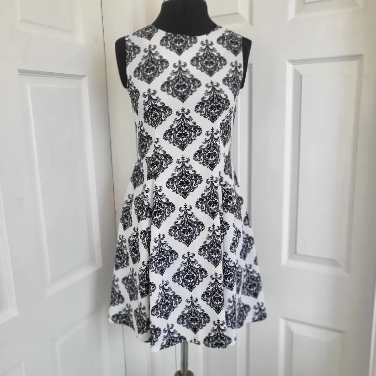 Atmosphere Black & White Sleeveless Fit and Flare Skater Dress Size 8