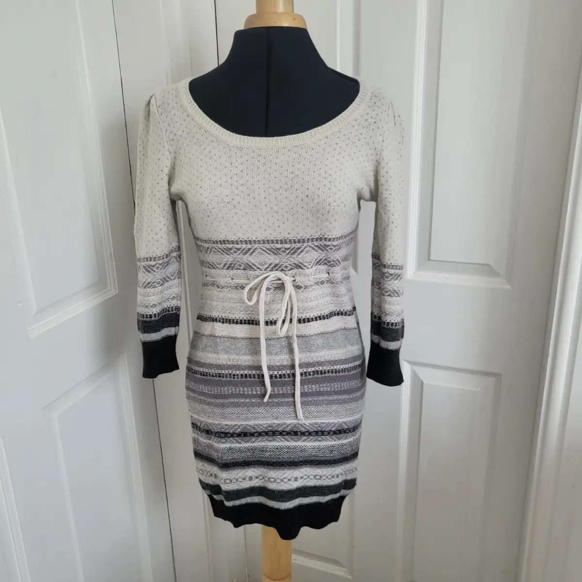H&M Long Sleeved Jumper Dress Size Small
