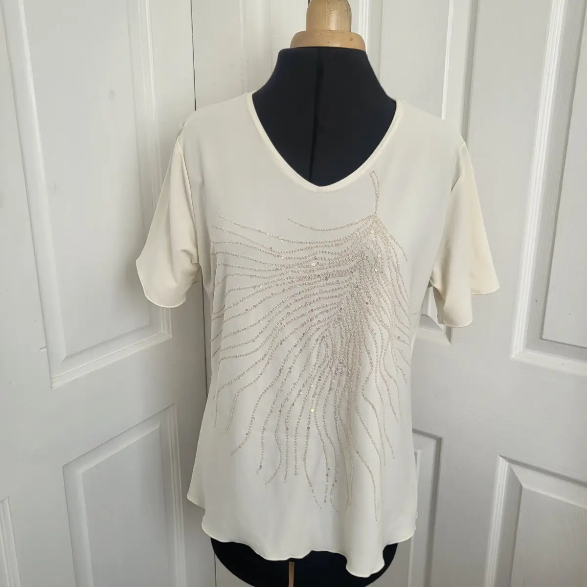 Must Ladies Cream Embellished Top Size XL