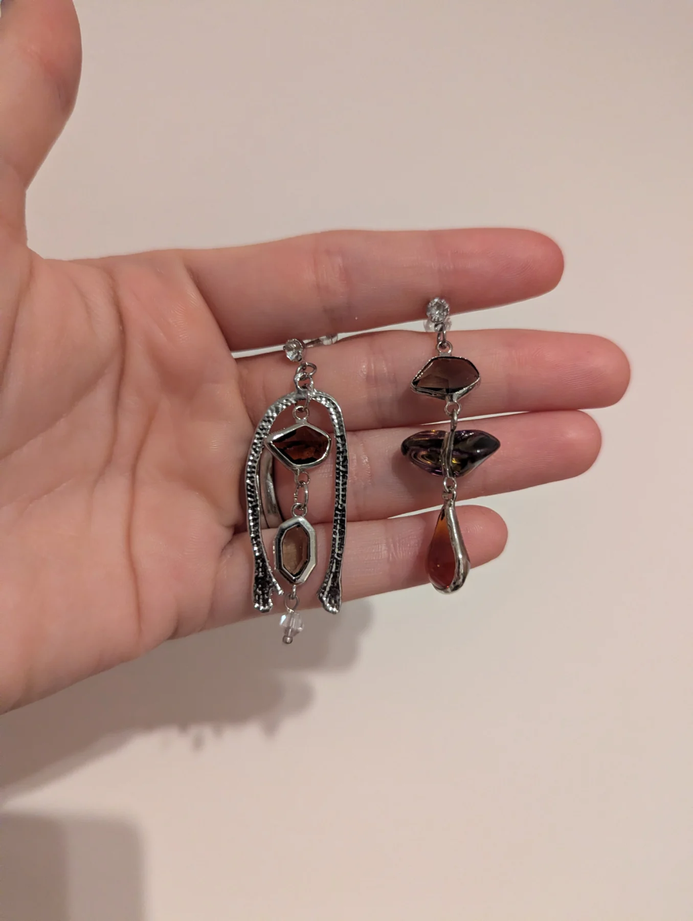 Asymmetric red and brown dangle earrings