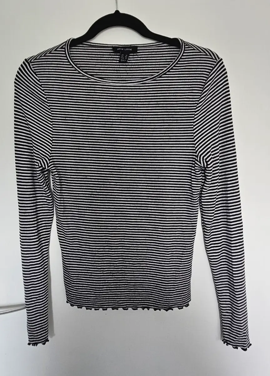 New Look Black & White Striped Lettuce Edge Top UK 14