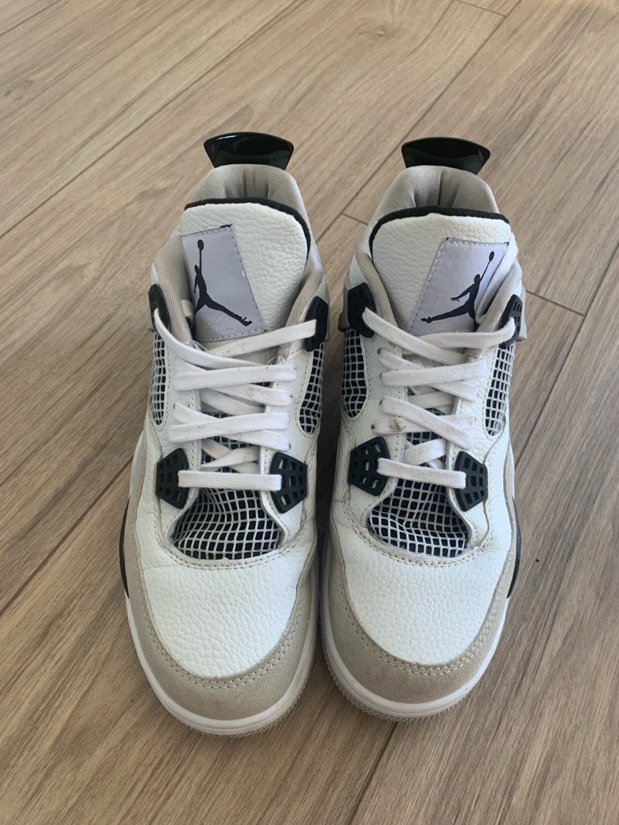 Nike Air Jordan 4 Retro Military.