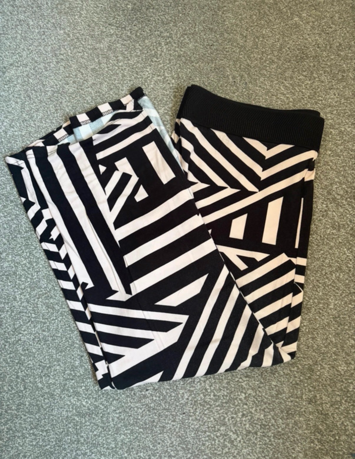 Dorothy Perkins | Size 16 | Aztec Y2K style patterned summer midi skirt