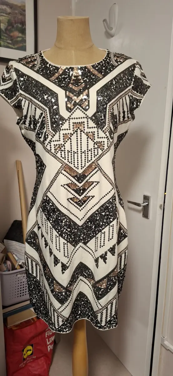 Lovely sequin wiggle dress size 14/16