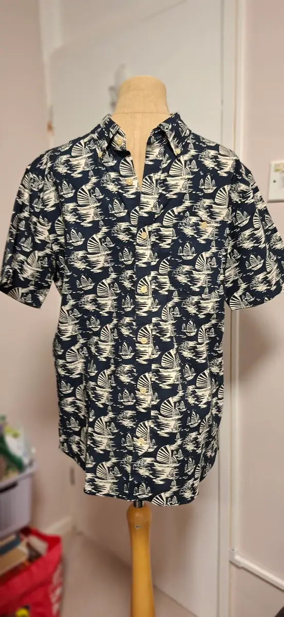 Hammond and Co men's shirt size M