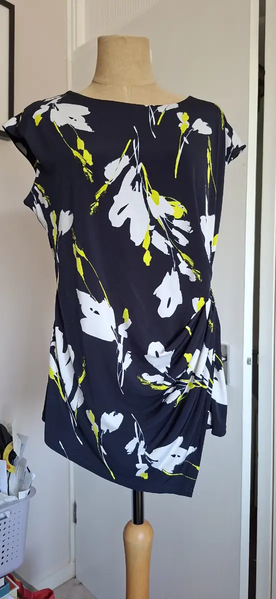 Roman side gathered top size 16