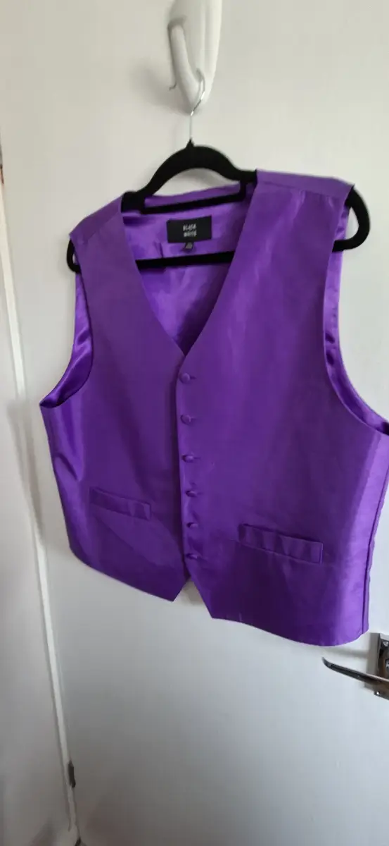 Purple waistcoat, size 2XL, from Black and white.