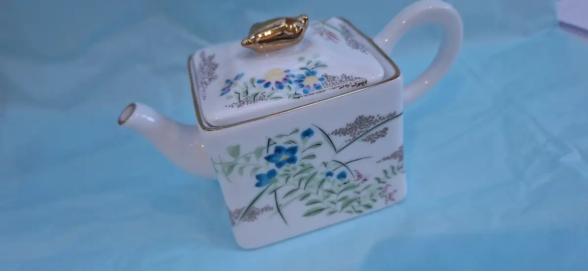 Vintage Franklin Mint miniature teapot