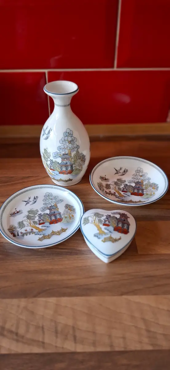 Vintage wedgewood bone china set Chinese Legend