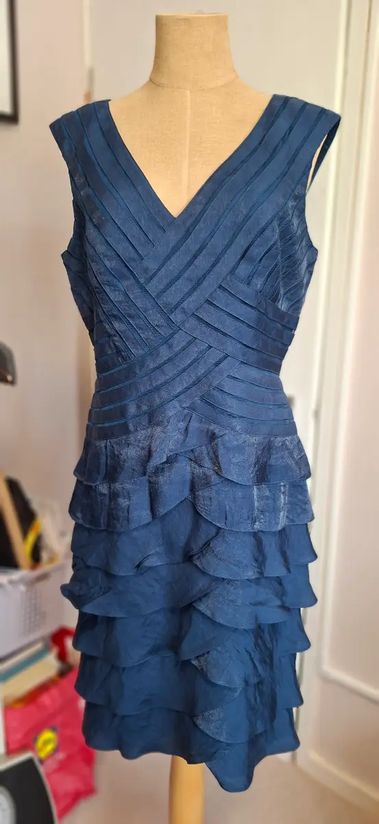 Adrianna Papell blue cocktail dress size 12.