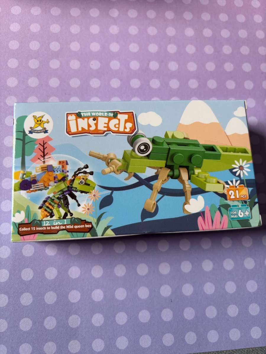 The World of Insects Build Set – 21 Pieces, Praying Mantis Style, 12-in-1 Collection Compatible, New