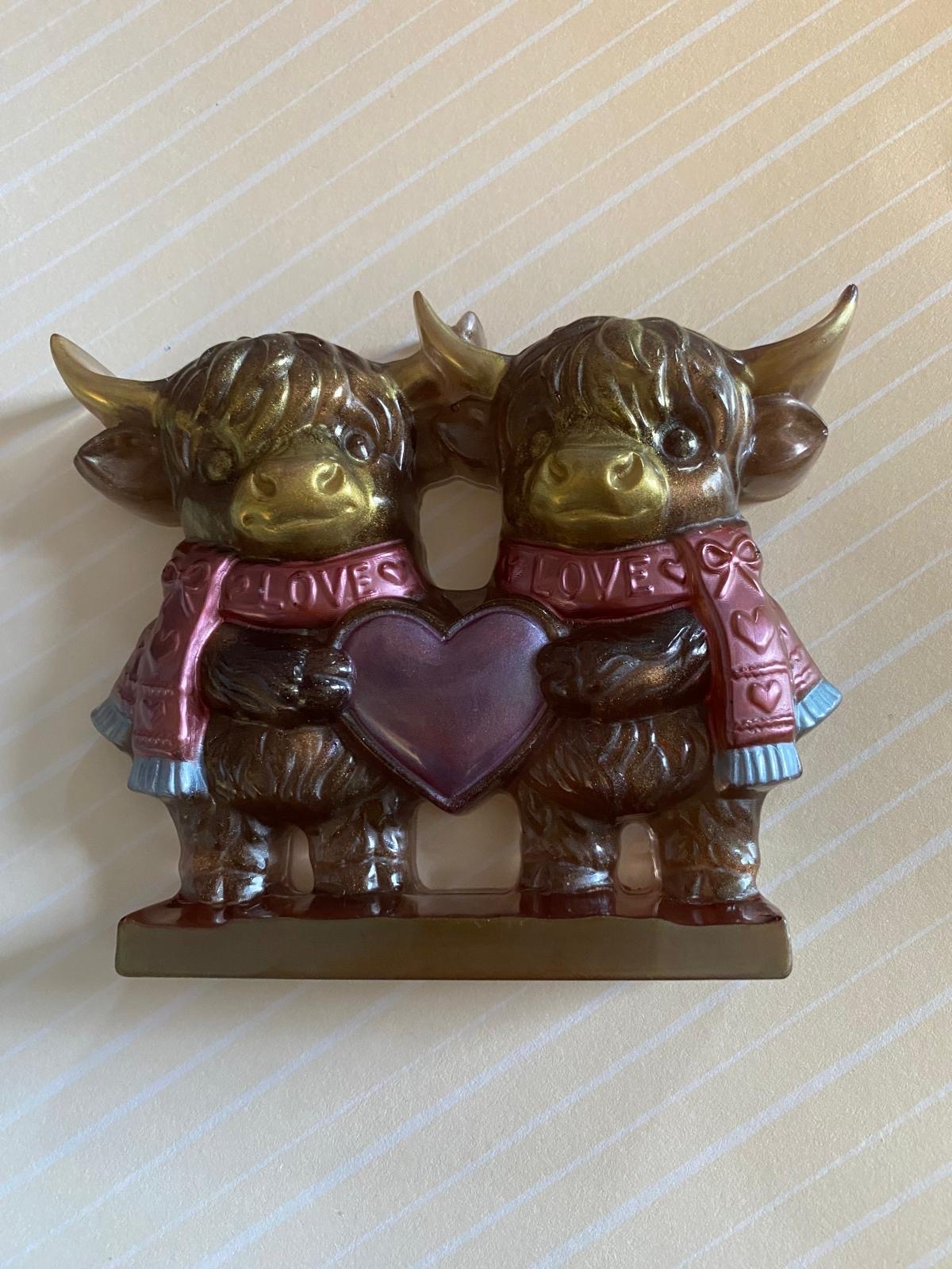Resin highland cow duo ornament