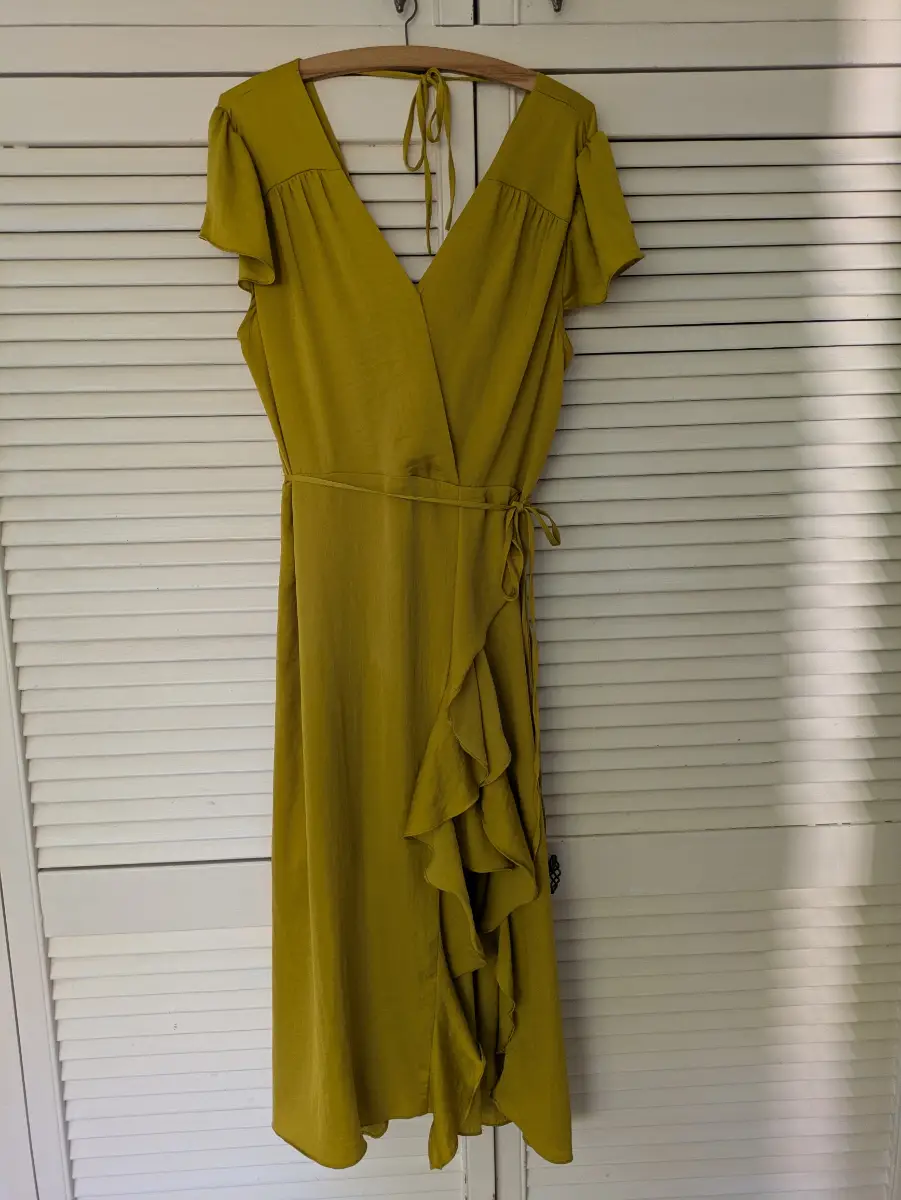 Beautiful "River Island' floaty wrap dress size 16. mustard, worn twice!