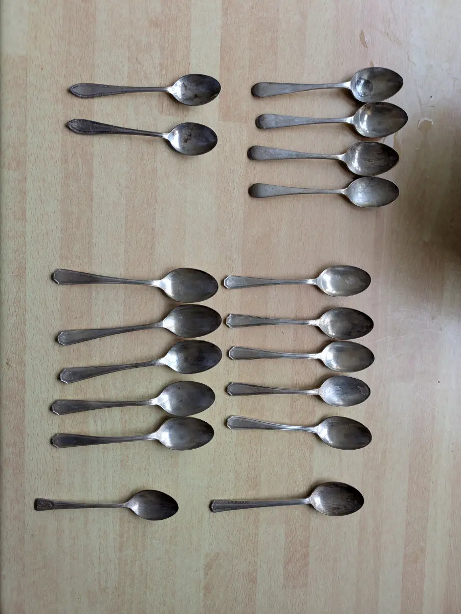 18 vintage, English made, silver plated EPNS teaspoons