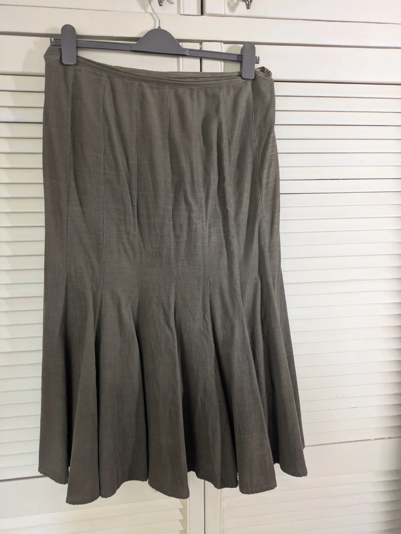 Jaeger size 14 midi corduroy skirt. Brown.