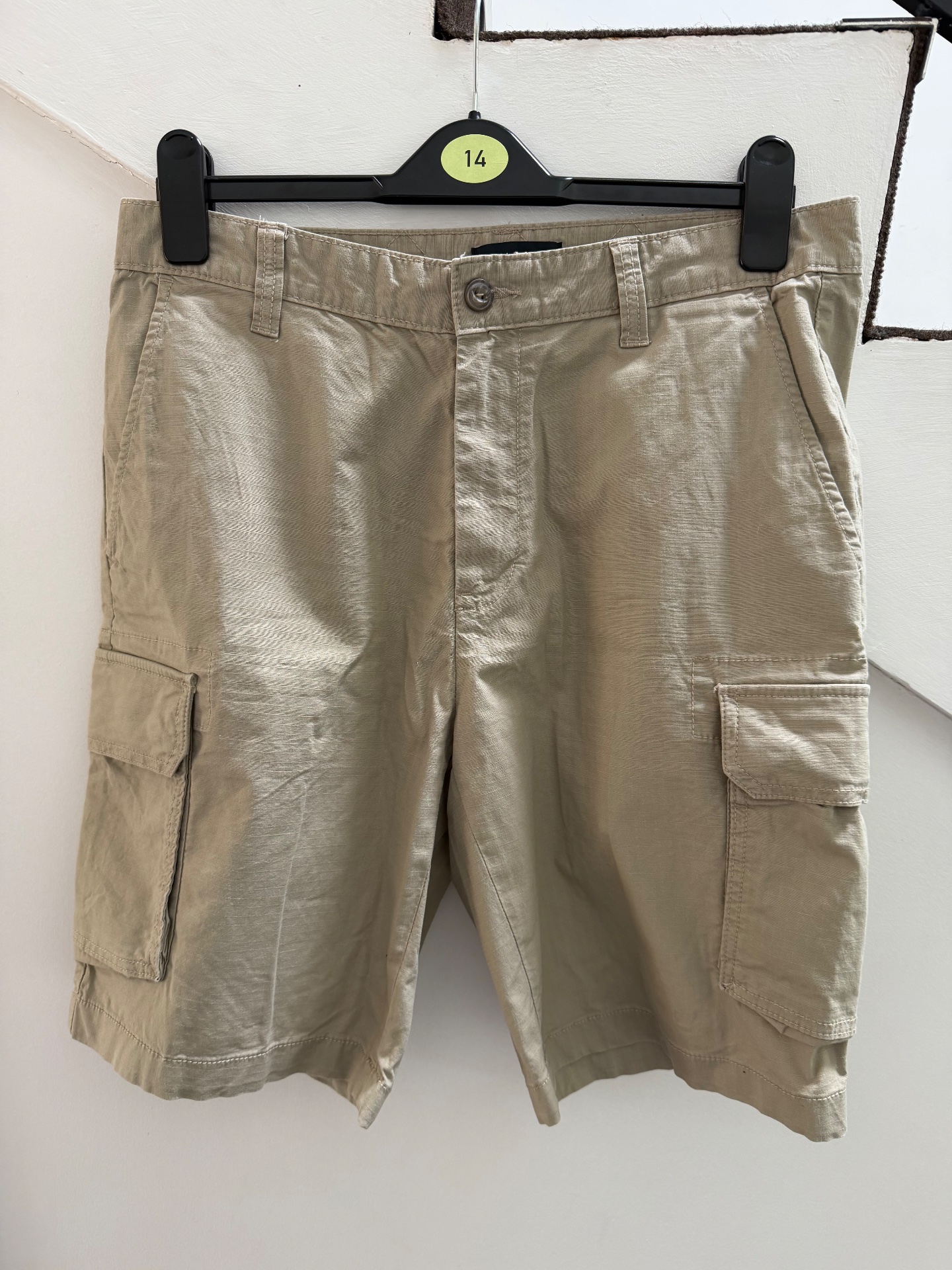 Nautica beige cargo shorts size 32