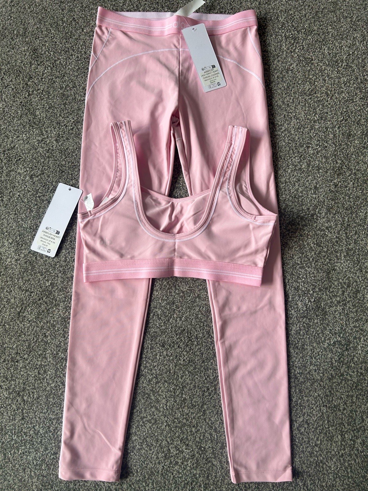 Alo Yoga Bra And Leggings in Pink - Medium