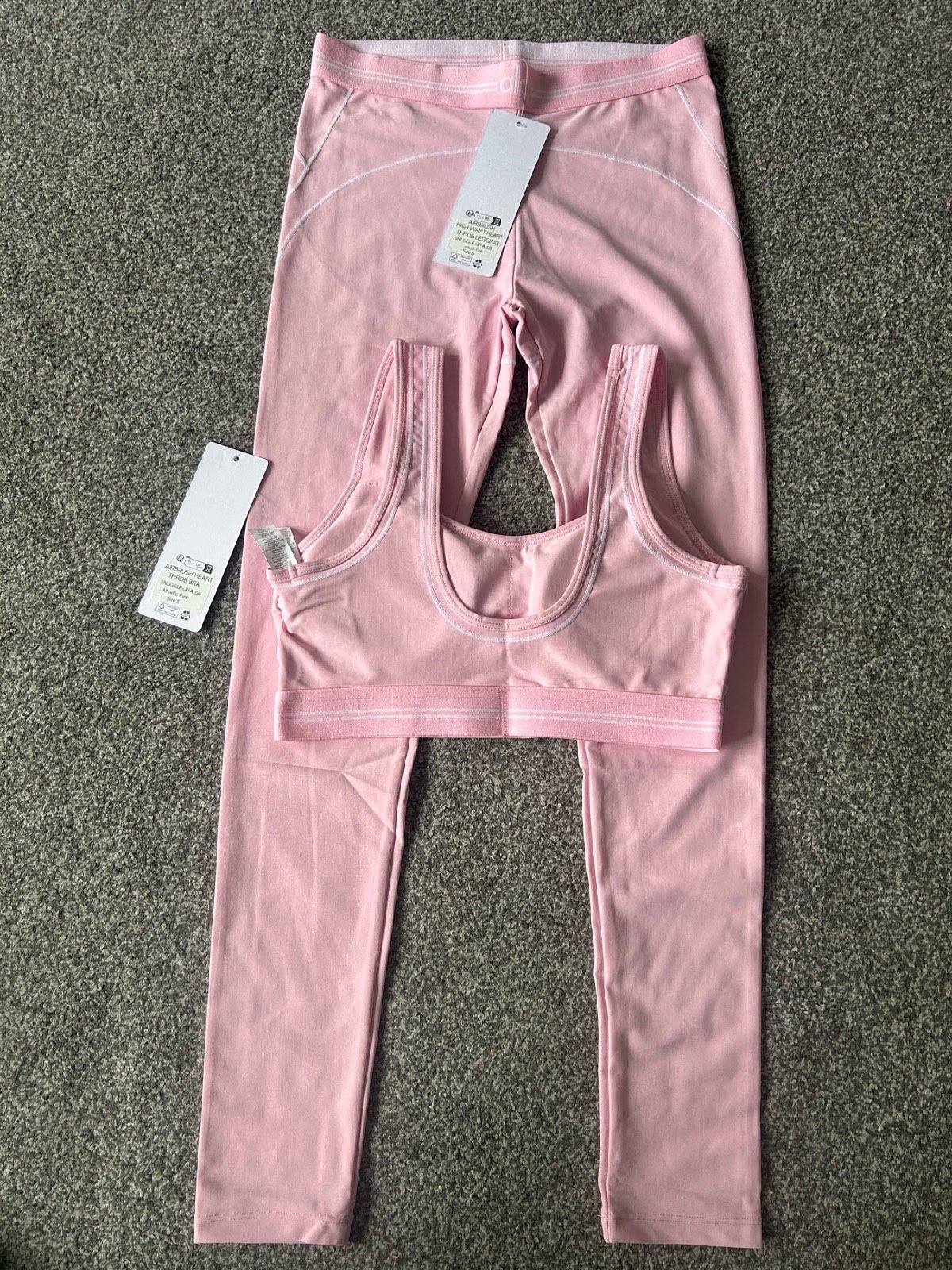Alo Yoga Bra And Leggings in Pink - Small