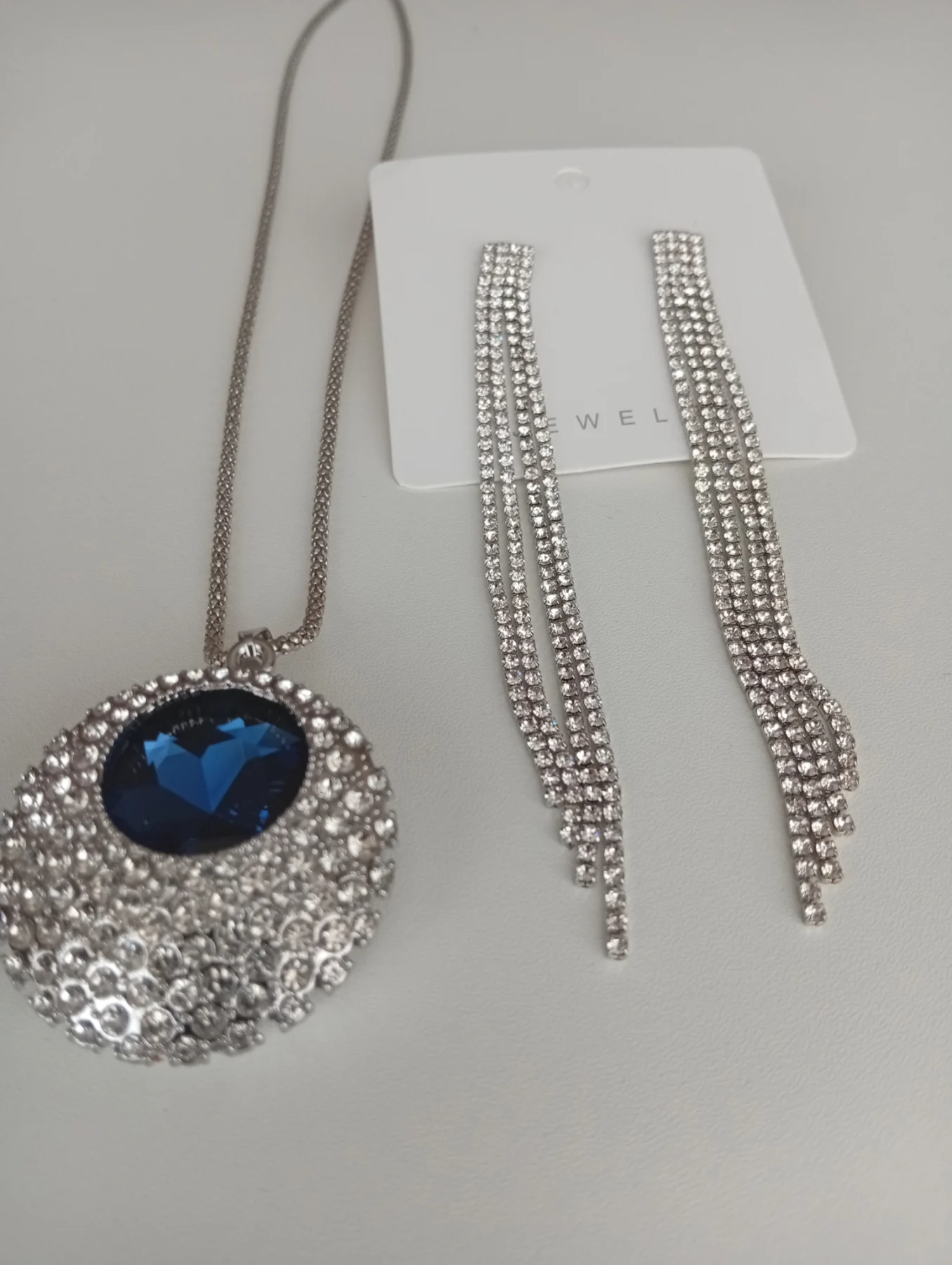 Women's jewellery