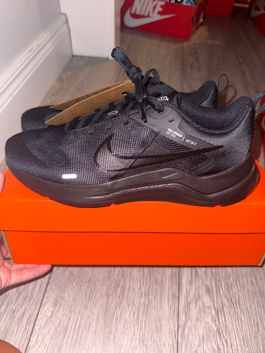 Nike downshifter 12 black uk size 6 new in box